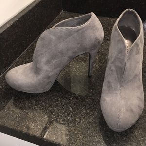 Gray 8.5 Heel